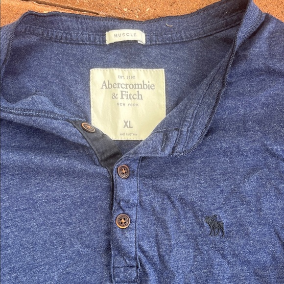 Abercrombie & Fitch Men's Blue Long Sleeve Shirt - Picture 2 of 4